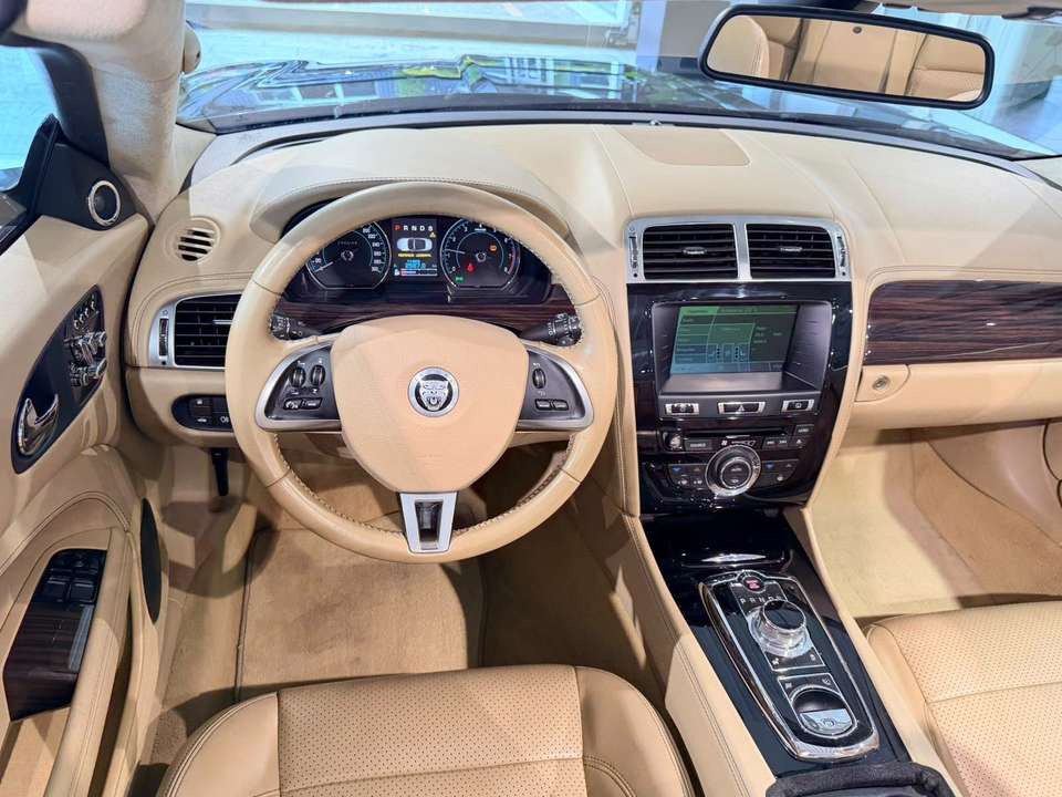 Jaguar XK - Imagem 13