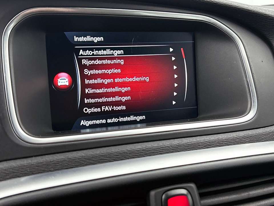 Volvo V40 - Imagem 12