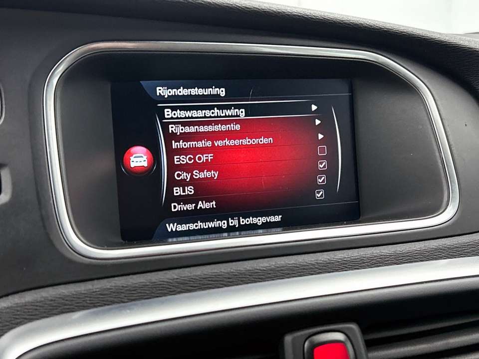 Volvo V40 - Imagem 13