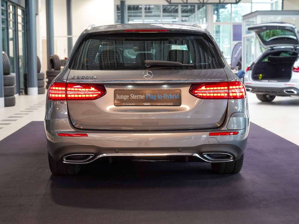 Mercedes-Benz E 300 - Imagem 4