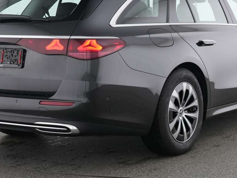 Mercedes-Benz E 220 - Imagem 9