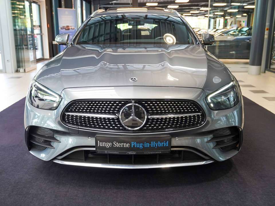 Mercedes-Benz E 300 - Imagem 9