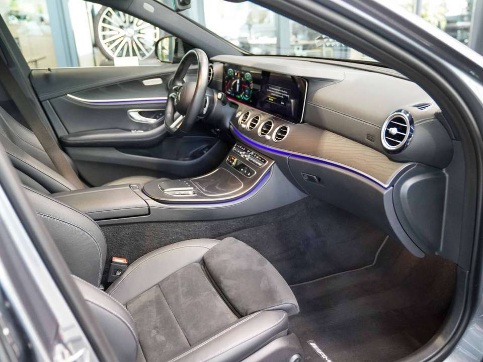 Mercedes-Benz E 300 - Imagem 11