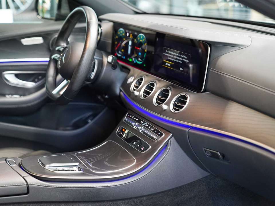 Mercedes-Benz E 300 - Imagem 12