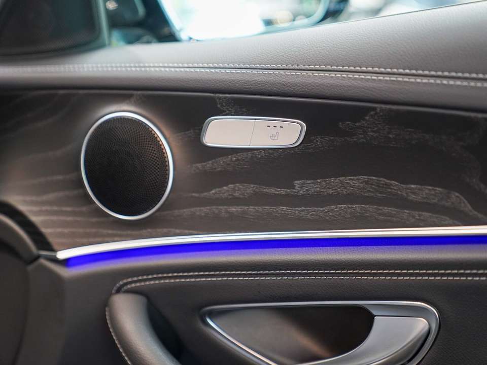 Mercedes-Benz E 300 - Imagem 13