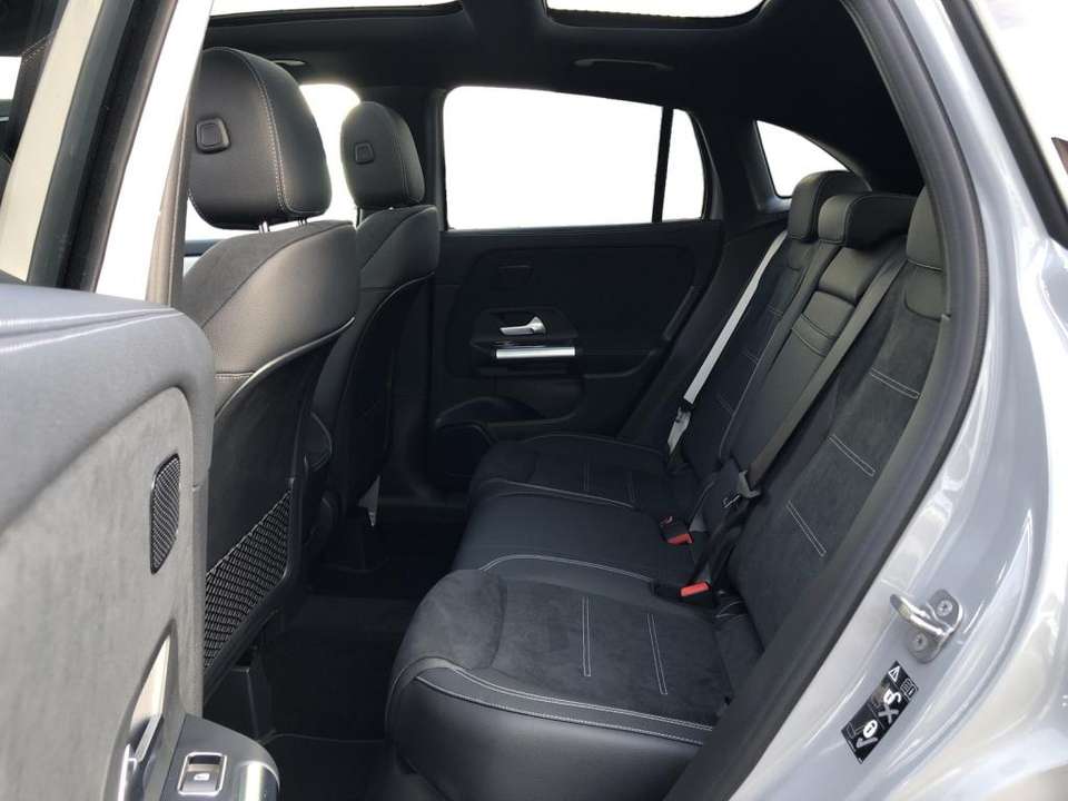 Mercedes-Benz GLA 200 - Imagem 8