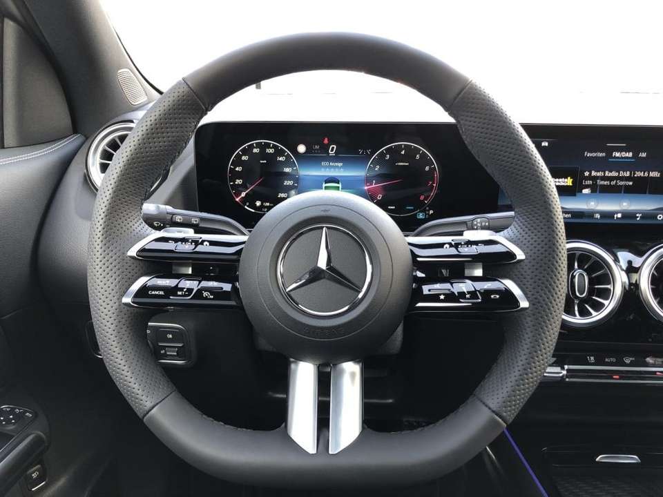 Mercedes-Benz GLA 200 - Imagem 11
