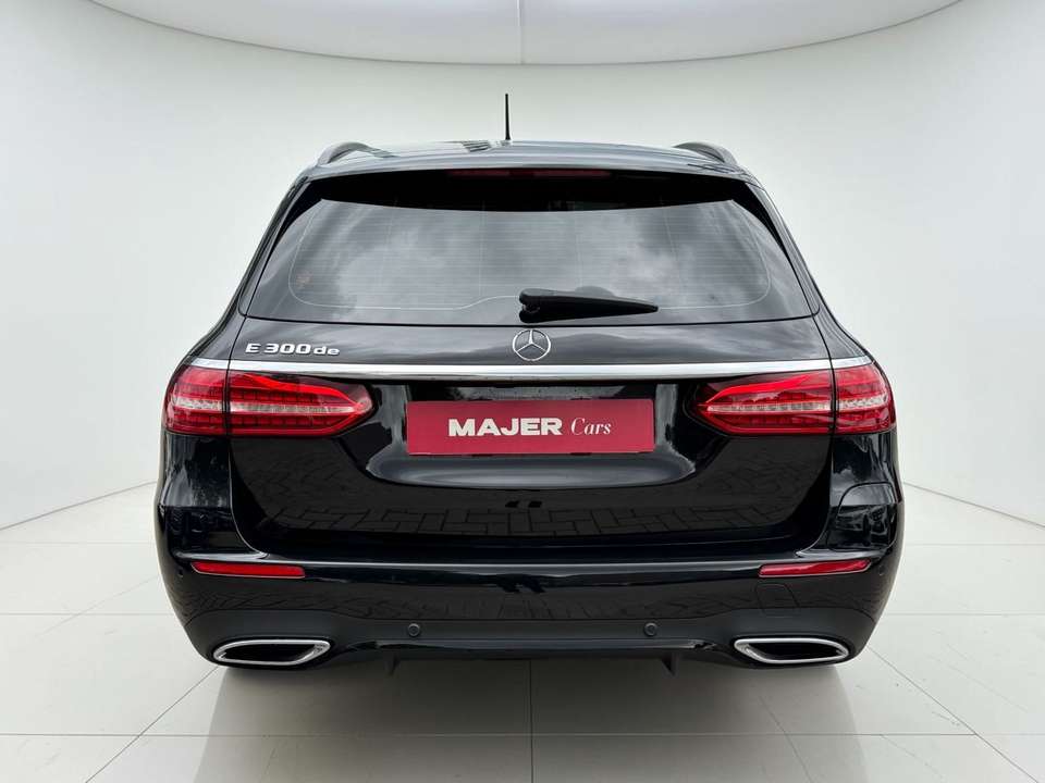 Mercedes-Benz E 300 - Imagem 10