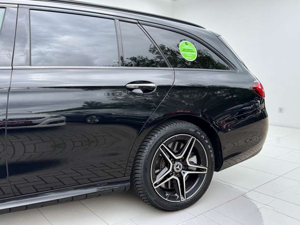 Mercedes-Benz E 300 - Imagem 12