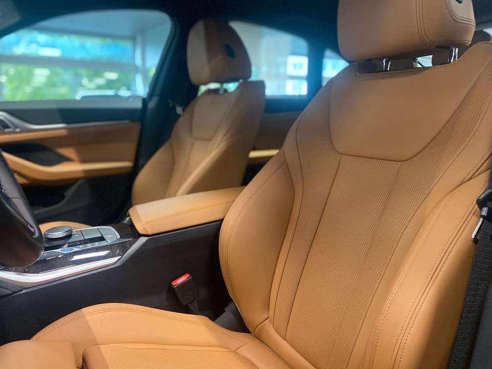 BMW i4 - Imagem 14