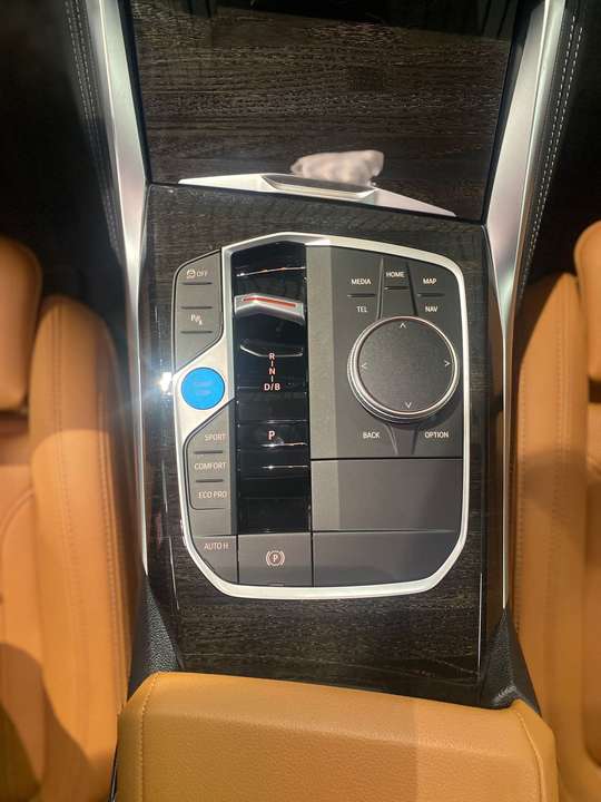 BMW i4 - Imagem 15