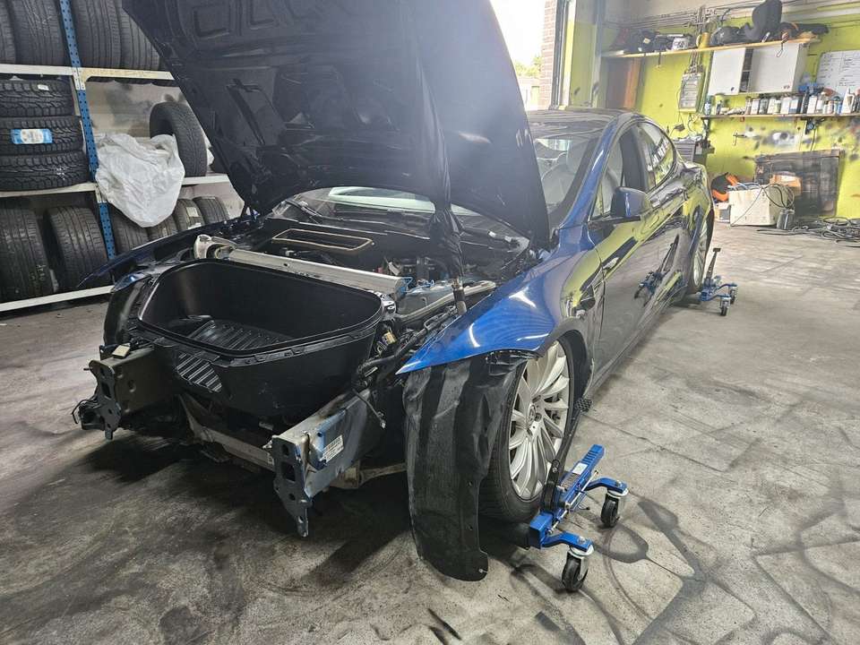 Tesla Model S - Imagem 11