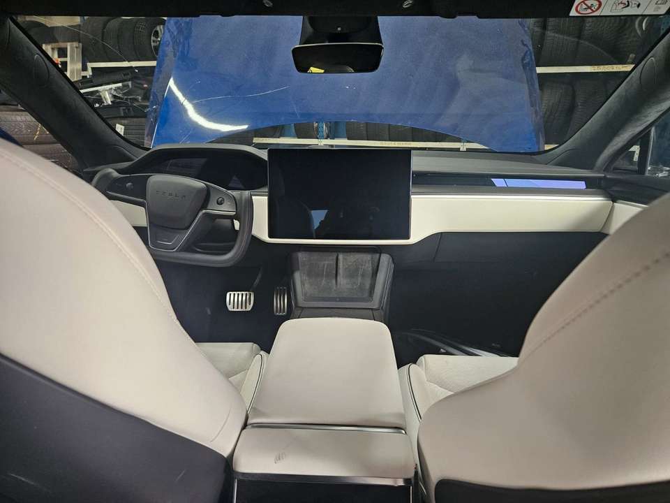 Tesla Model S - Imagem 12