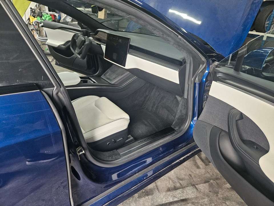 Tesla Model S - Imagem 13