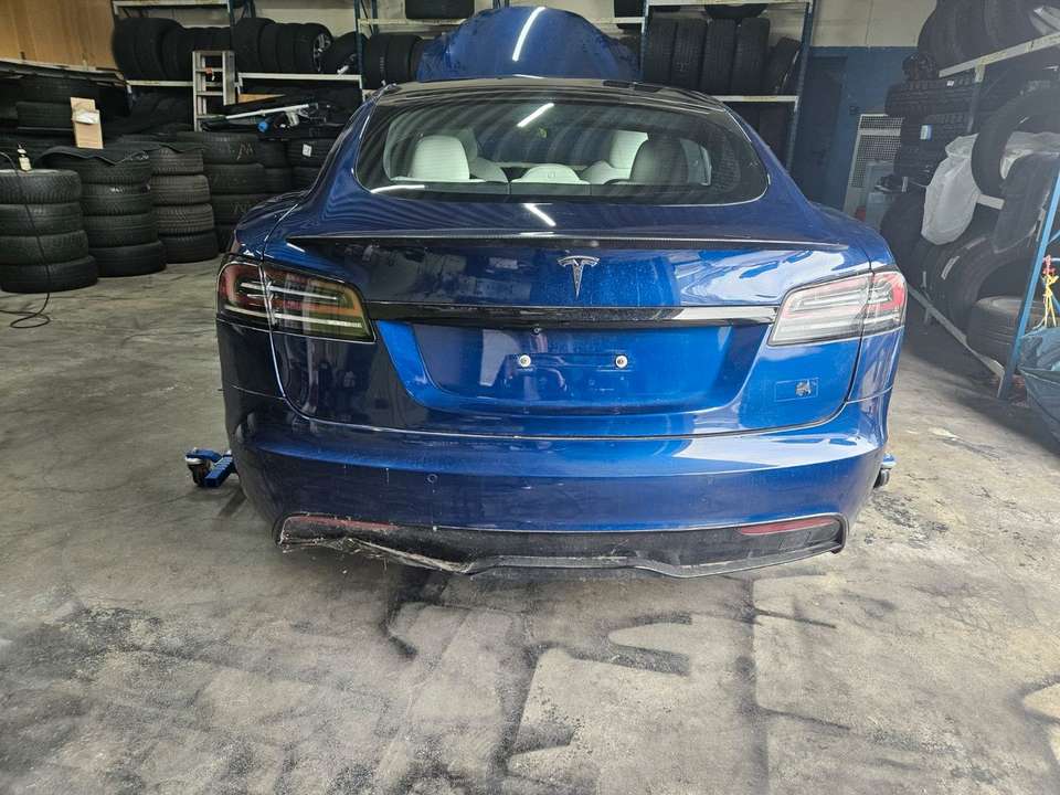 Tesla Model S - Imagem 14