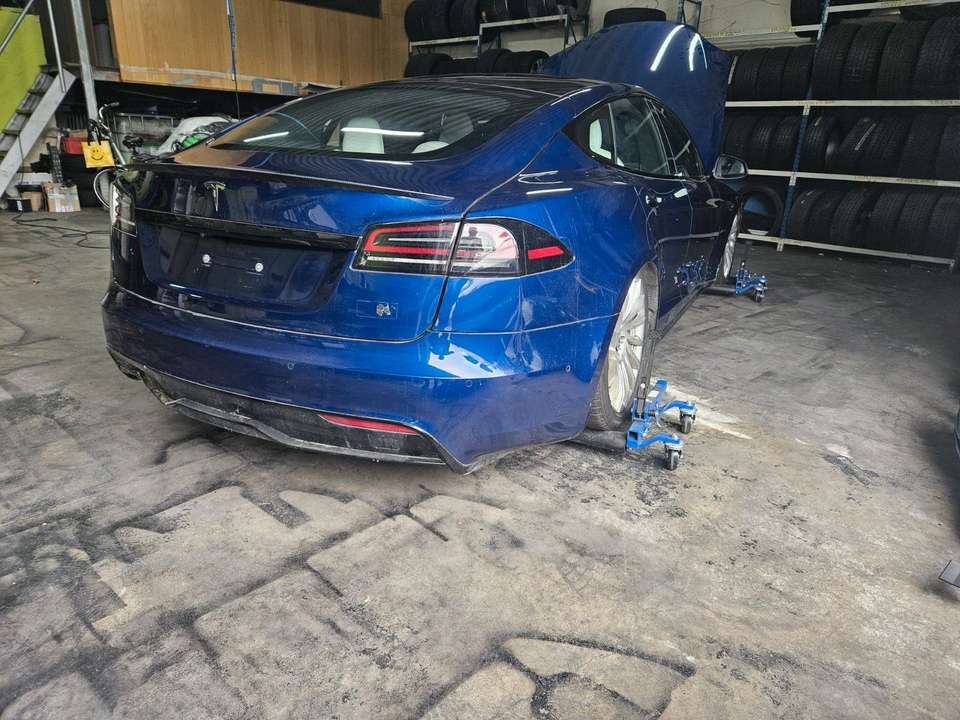 Tesla Model S - Imagem 15
