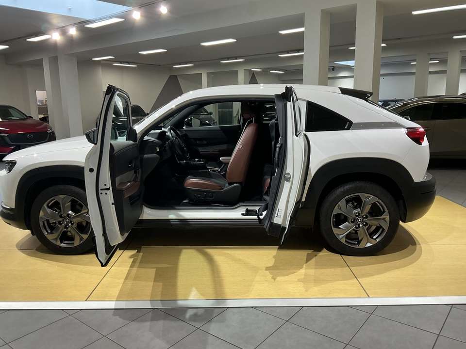 Mazda MX-30 - Imagem 11