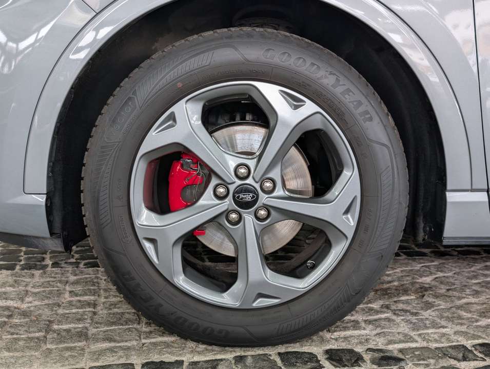Ford Kuga - Imagem 11