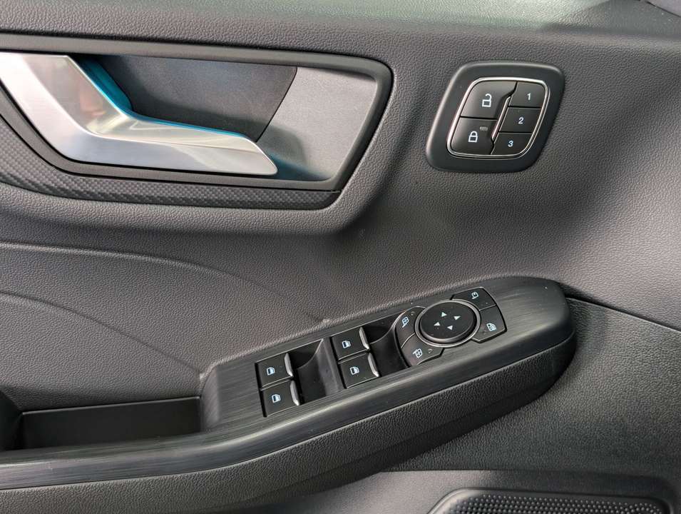 Ford Kuga - Imagem 12