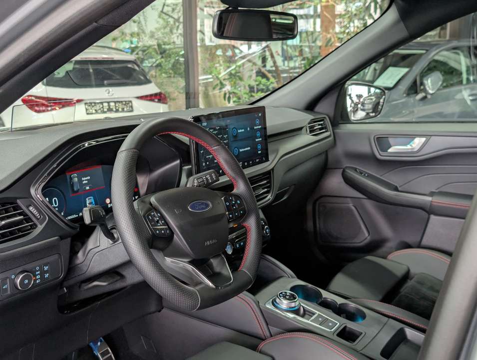 Ford Kuga - Imagem 13