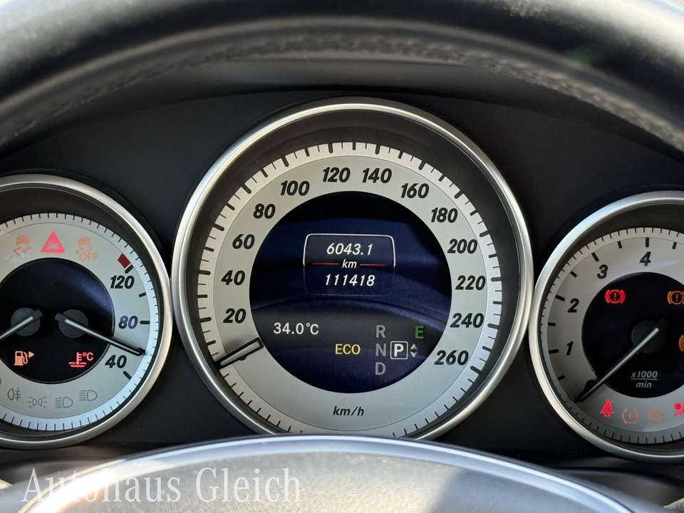 Mercedes-Benz E 200 - Imagem 8