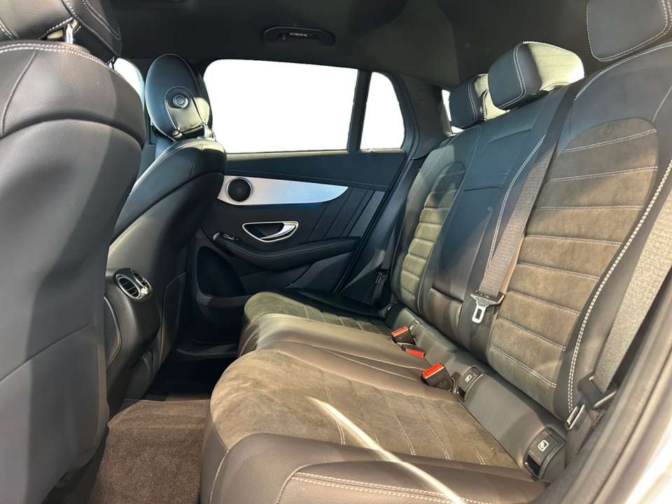 Mercedes-Benz EQC 400 - Imagem 8