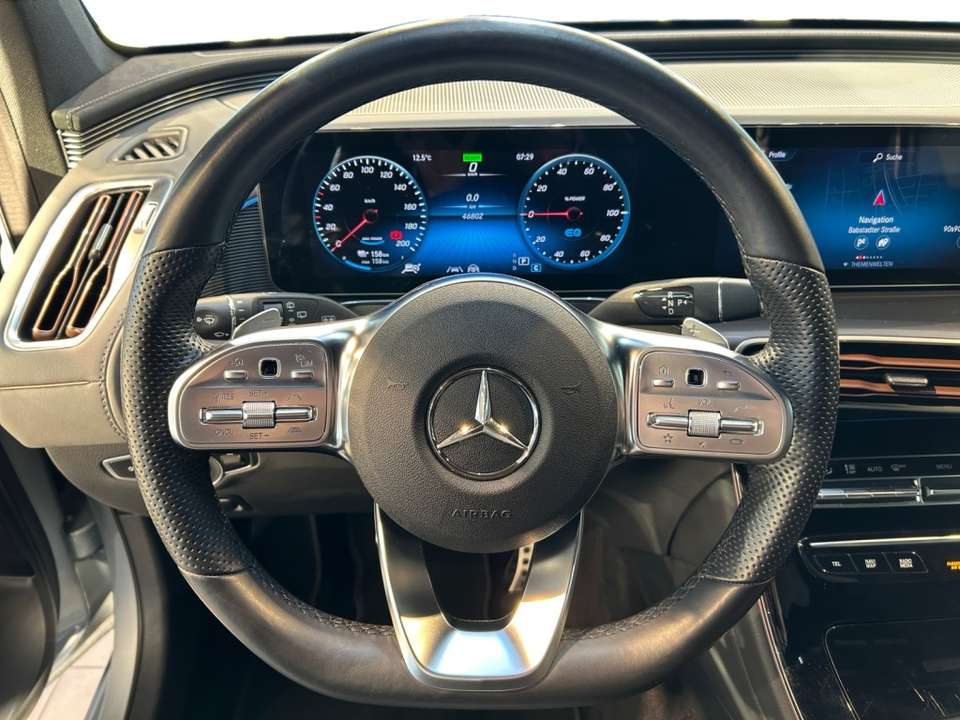 Mercedes-Benz EQC 400 - Imagem 11