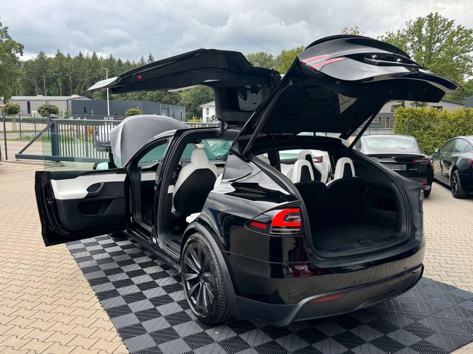 Car picture 11