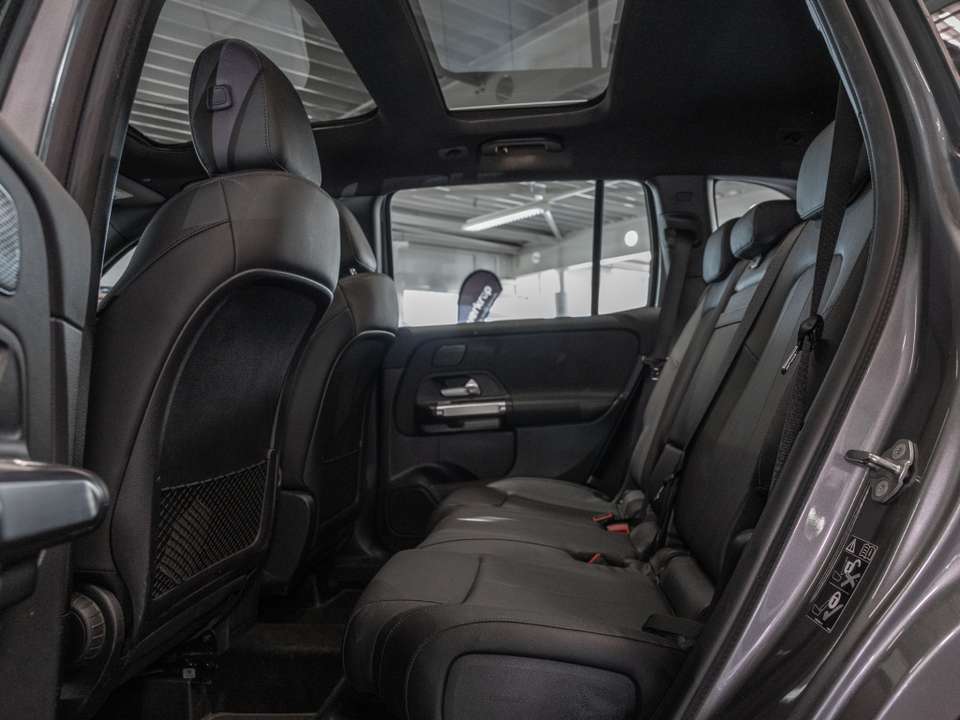 Mercedes-Benz GLB 200 - Imagem 9