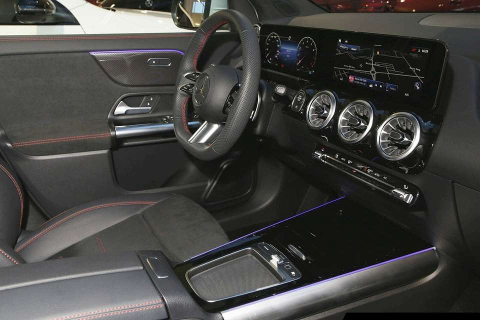 Mercedes-Benz GLA 200 - Imagem 8