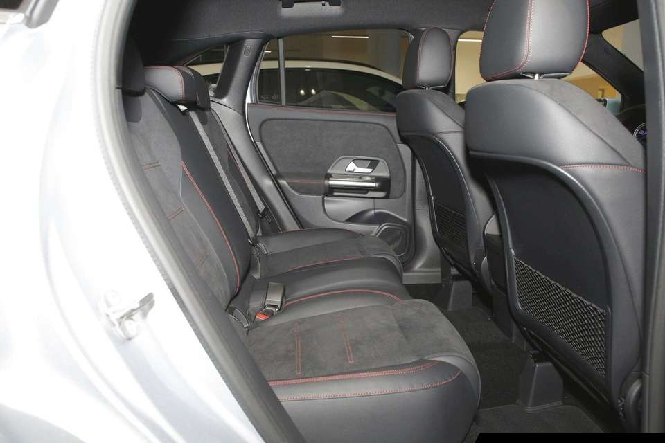 Mercedes-Benz GLA 200 - Imagem 9