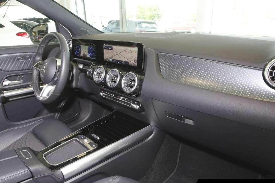 Mercedes-Benz EQA 250 - Imagem 7