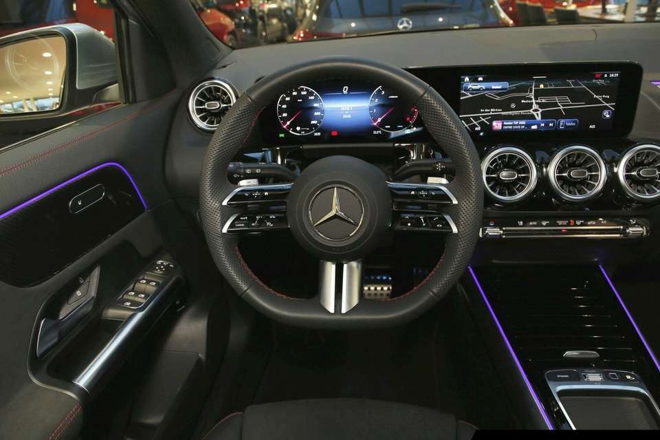 Mercedes-Benz GLA 200 - Imagem 12