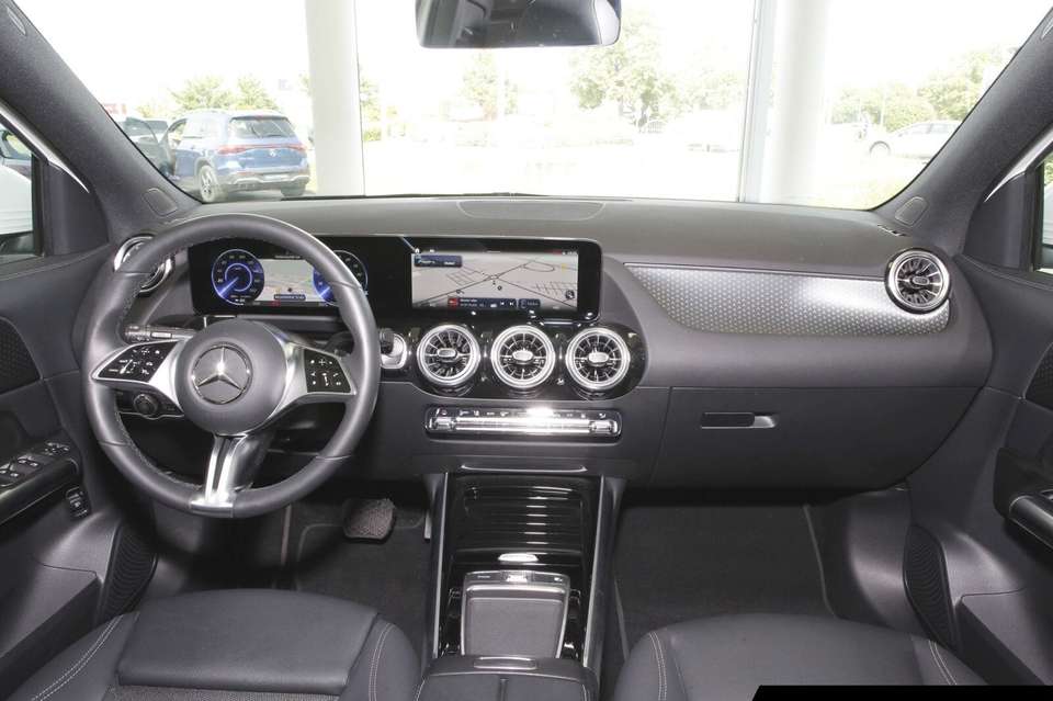 Mercedes-Benz EQA 250 - Imagem 10