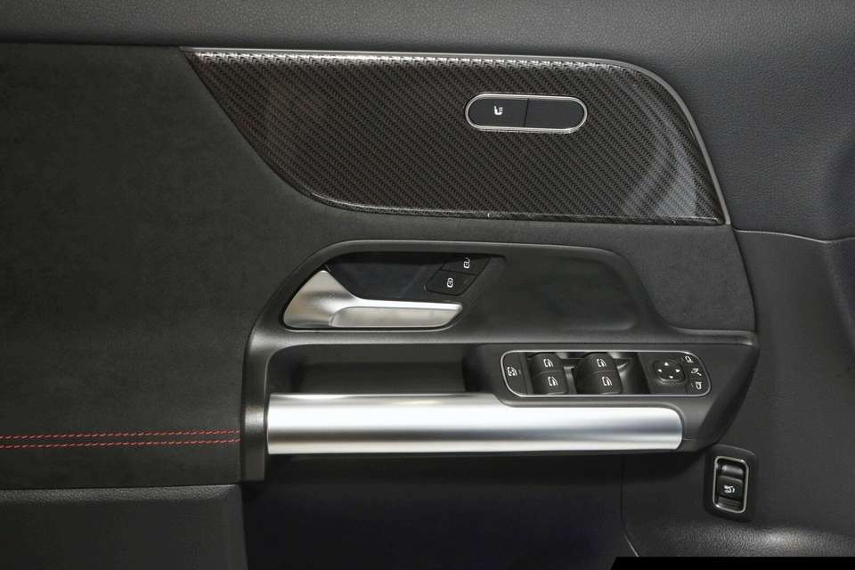 Mercedes-Benz GLA 200 - Imagem 14