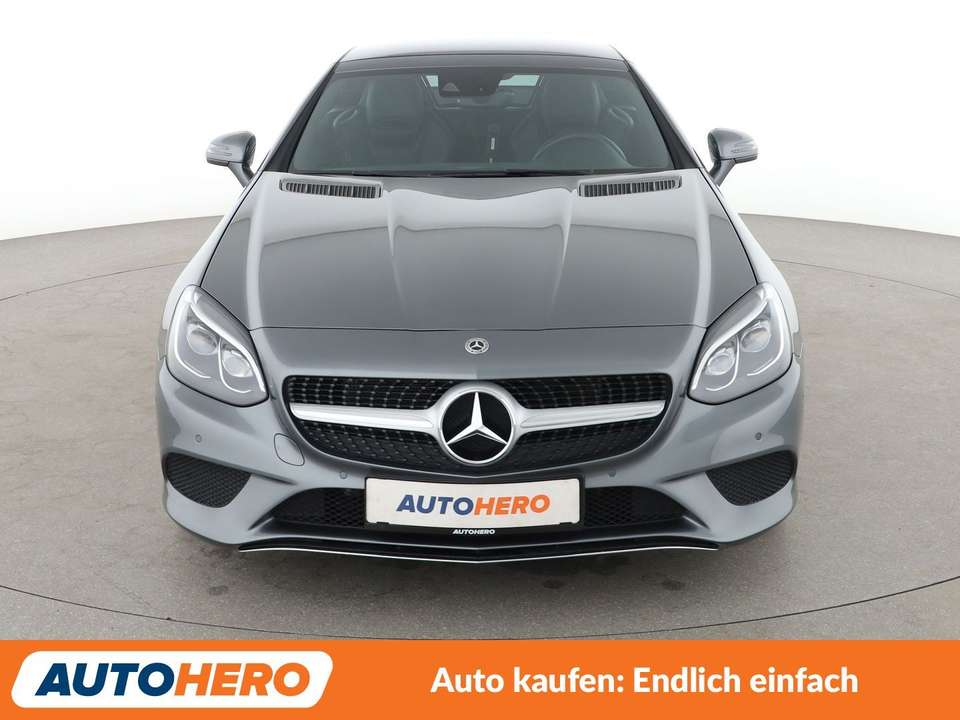 Mercedes-Benz SLC 300 - Imagem 9