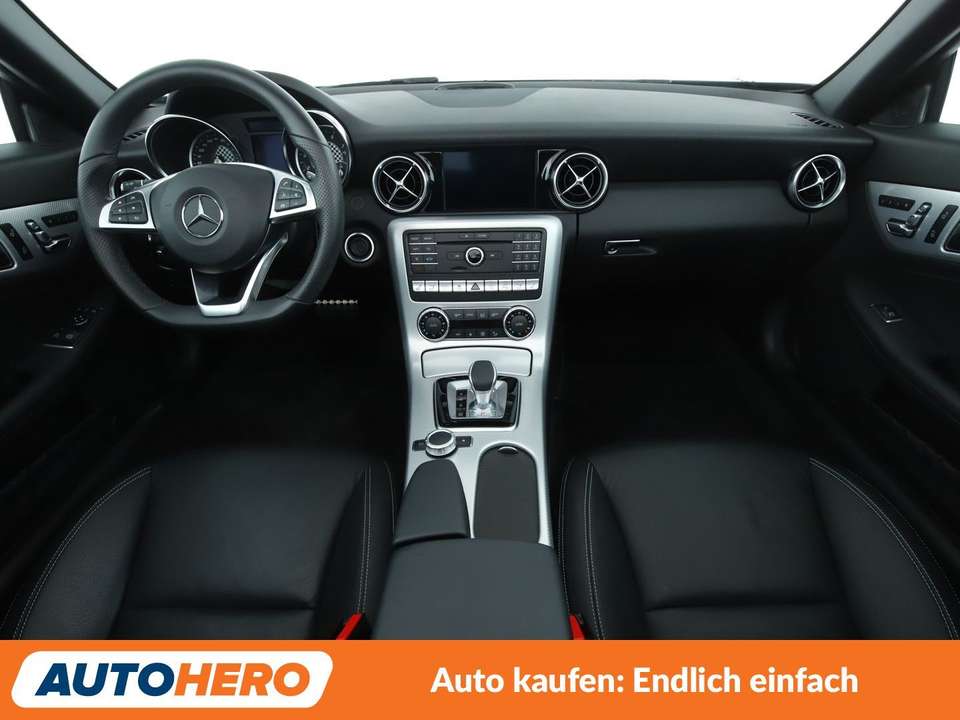 Mercedes-Benz SLC 300 - Imagem 12