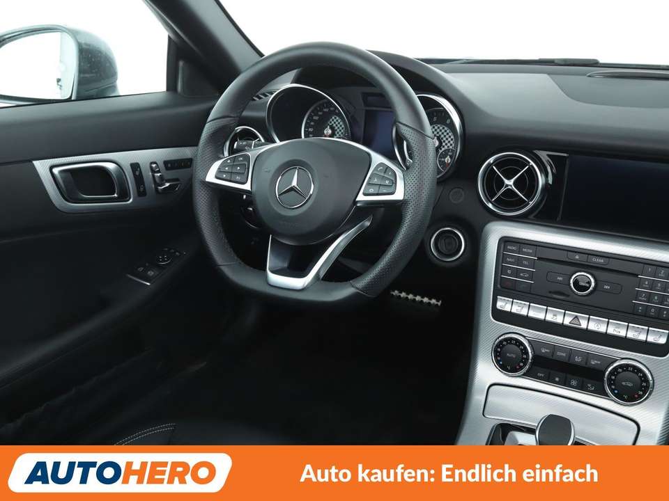 Mercedes-Benz SLC 300 - Imagem 13
