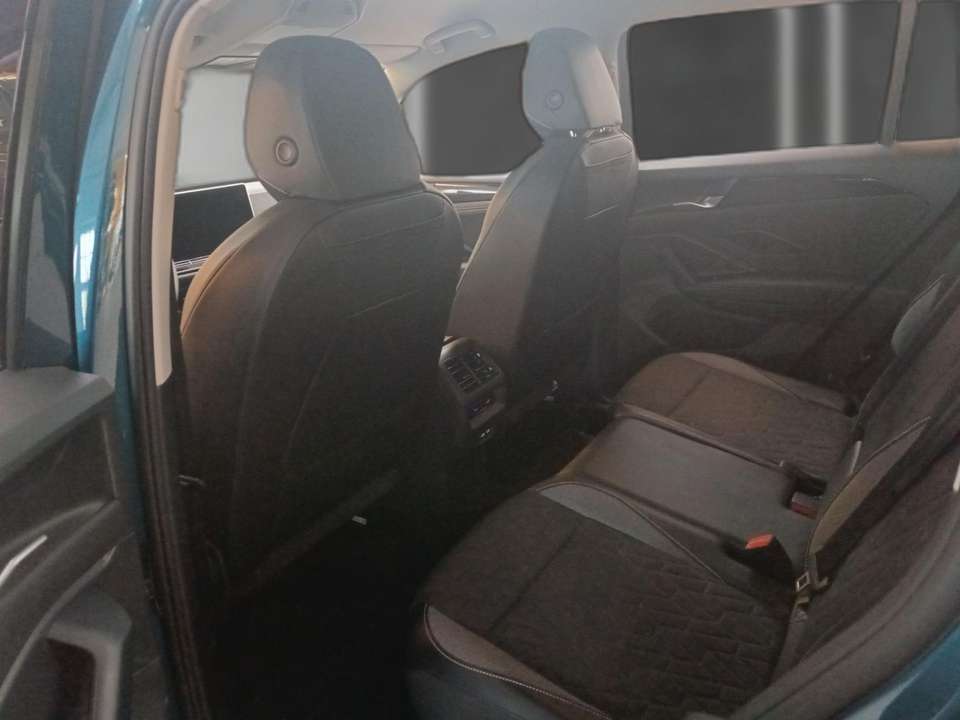 Car picture 9