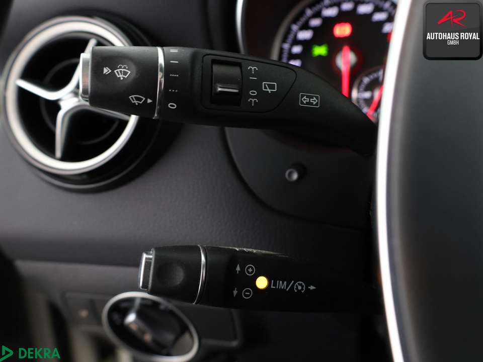 Mercedes-Benz GLA 200 - Imagem 15