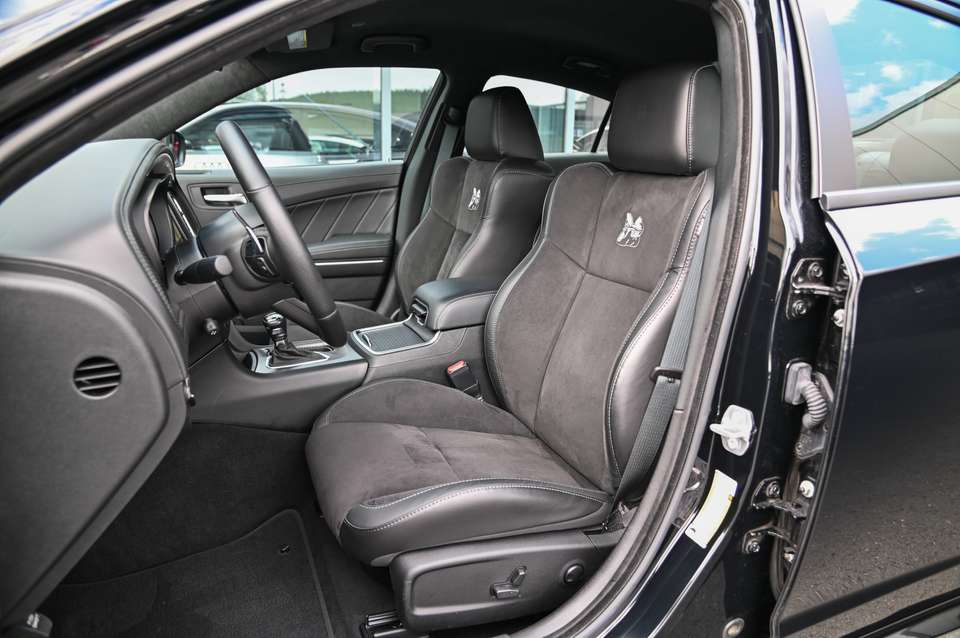 Dodge Charger - Imagem 13