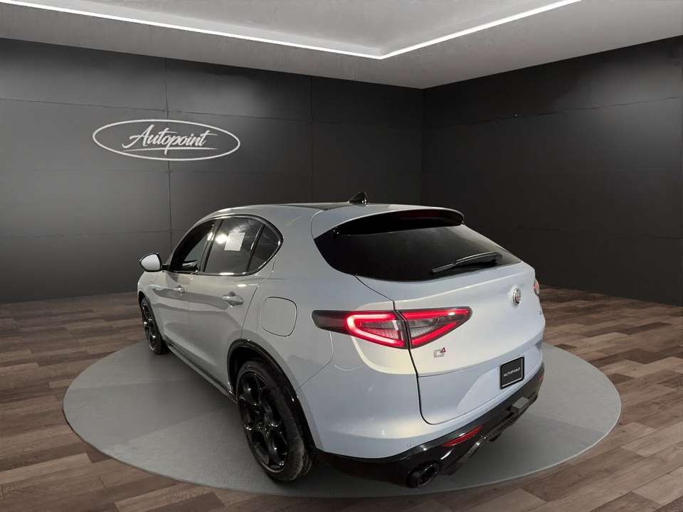 Alfa Romeo Stelvio - Imagem 5