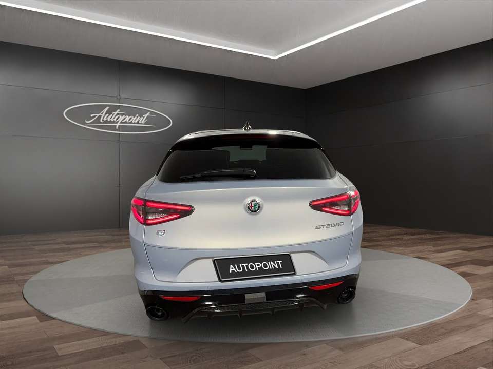 Alfa Romeo Stelvio - Imagem 6