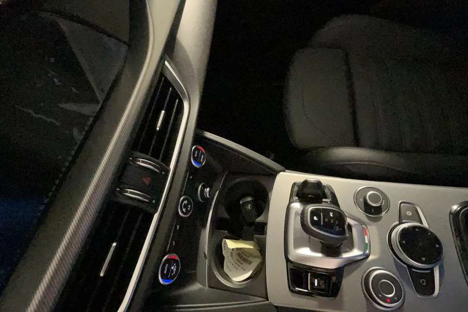 Alfa Romeo Stelvio - Imagem 9