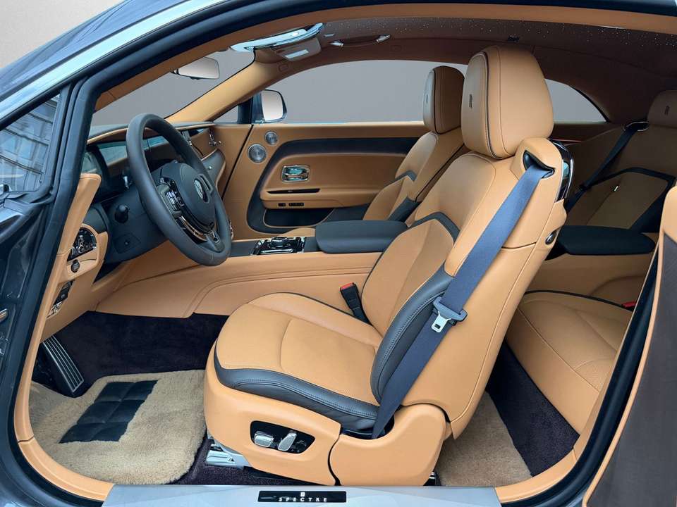 Rolls-Royce Spectre - Imagem 12