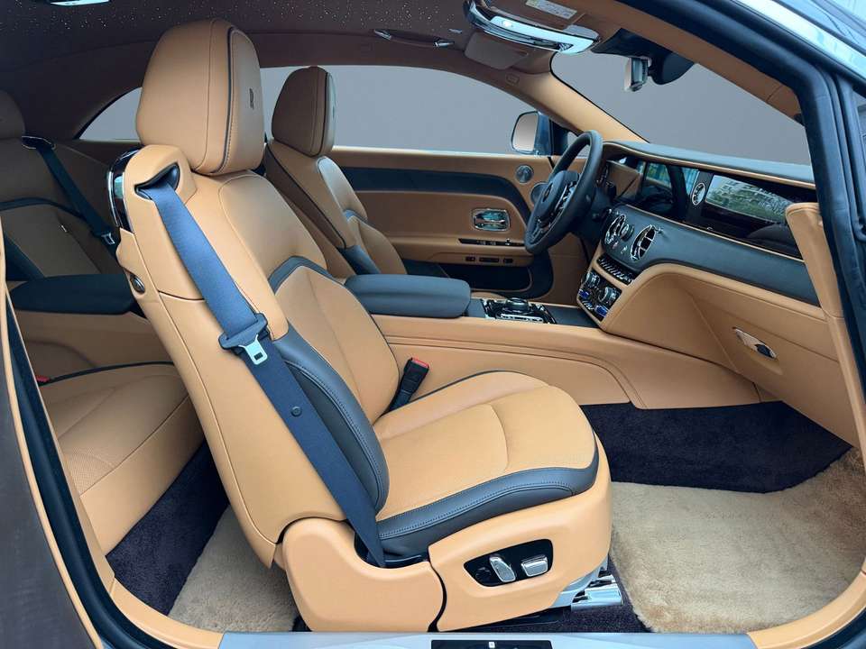 Rolls-Royce Spectre - Imagem 17