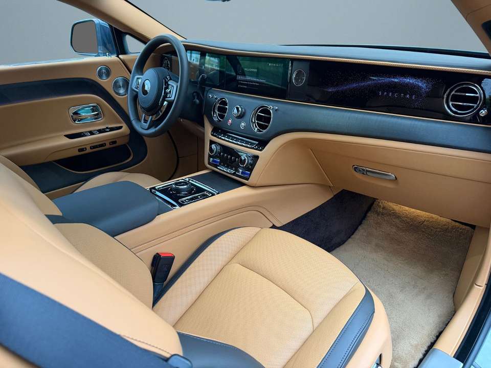 Rolls-Royce Spectre - Imagem 18