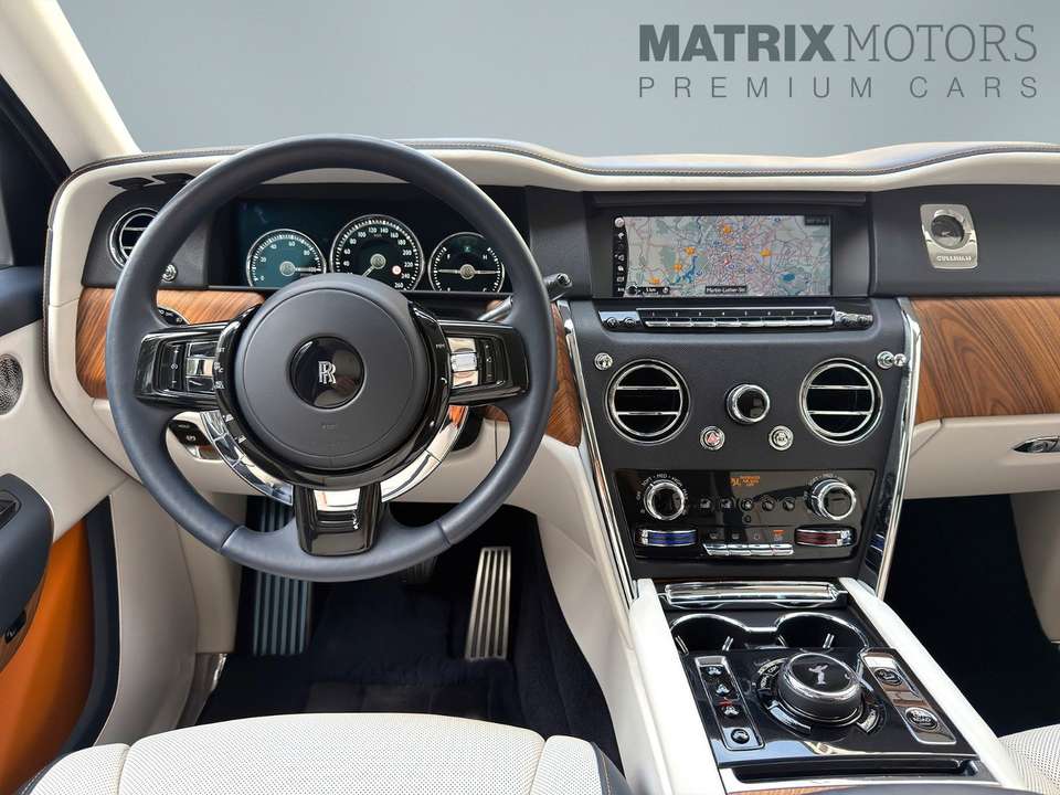 Rolls-Royce Cullinan - Imagem 11