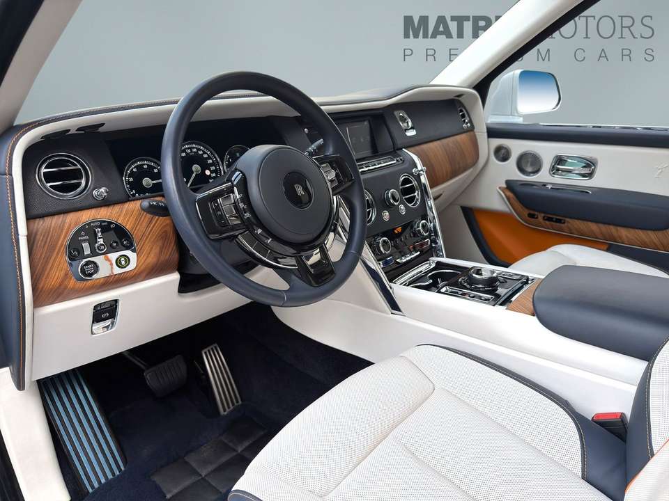 Rolls-Royce Cullinan - Imagem 15