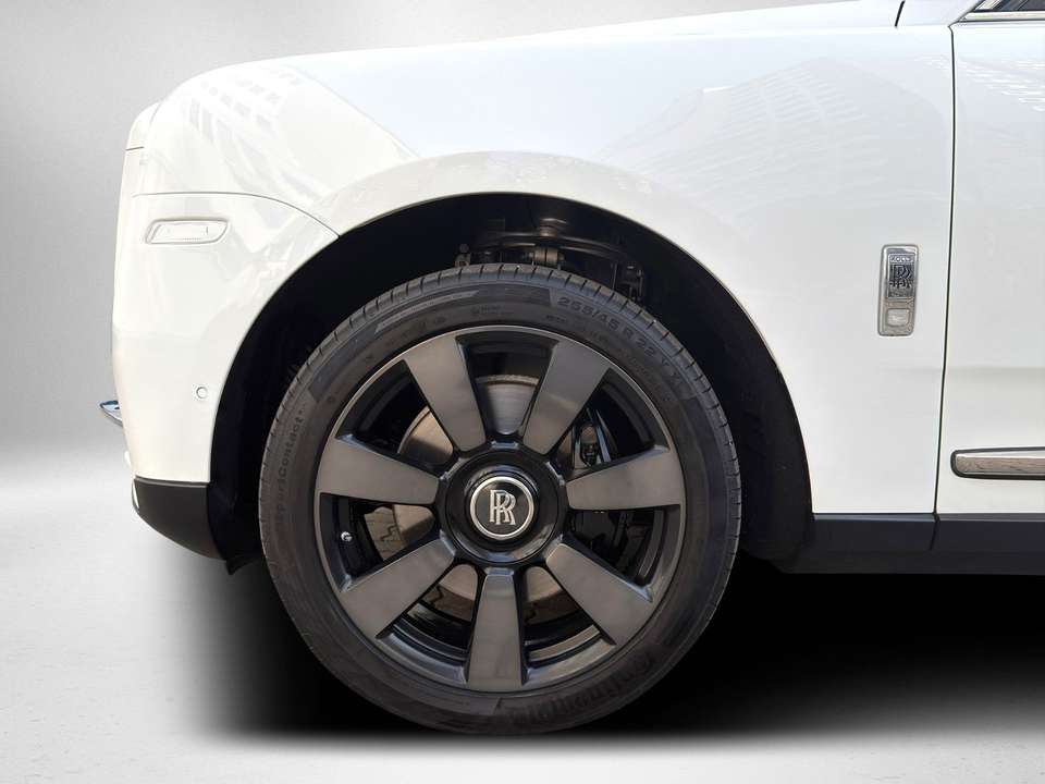 Rolls-Royce Cullinan - Imagem 17